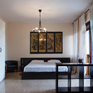 ** Oda ve Kahvaltı Santa Croce İtalya